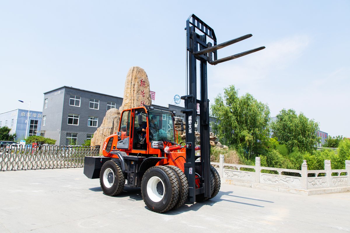 HWC-50A All-Terrain Forklift: The Ultimate Solution for Your Lifting Needs